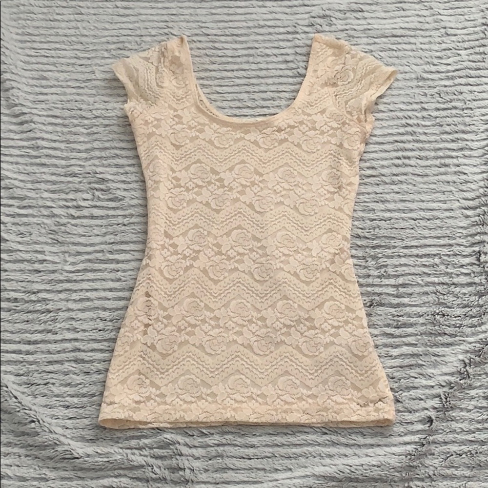 Lace shirt sleeve top